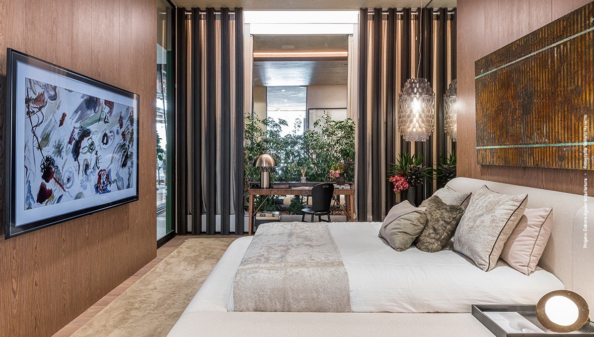 Bar planejado Todeschini integrado ao living, um espaço de convivência que contribui para a alma da casa.